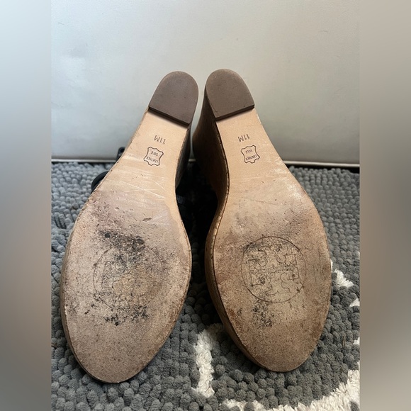 Tory Burch Women’s Leather Wedge Sandals size 11 Black with Box - Picture 7 of 8